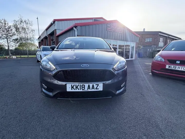Ford Focus 2018 photo 2