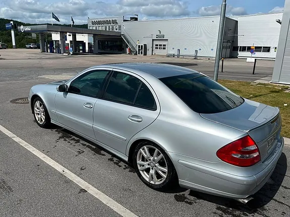Mercedes-Benz E200 2006 photo 2