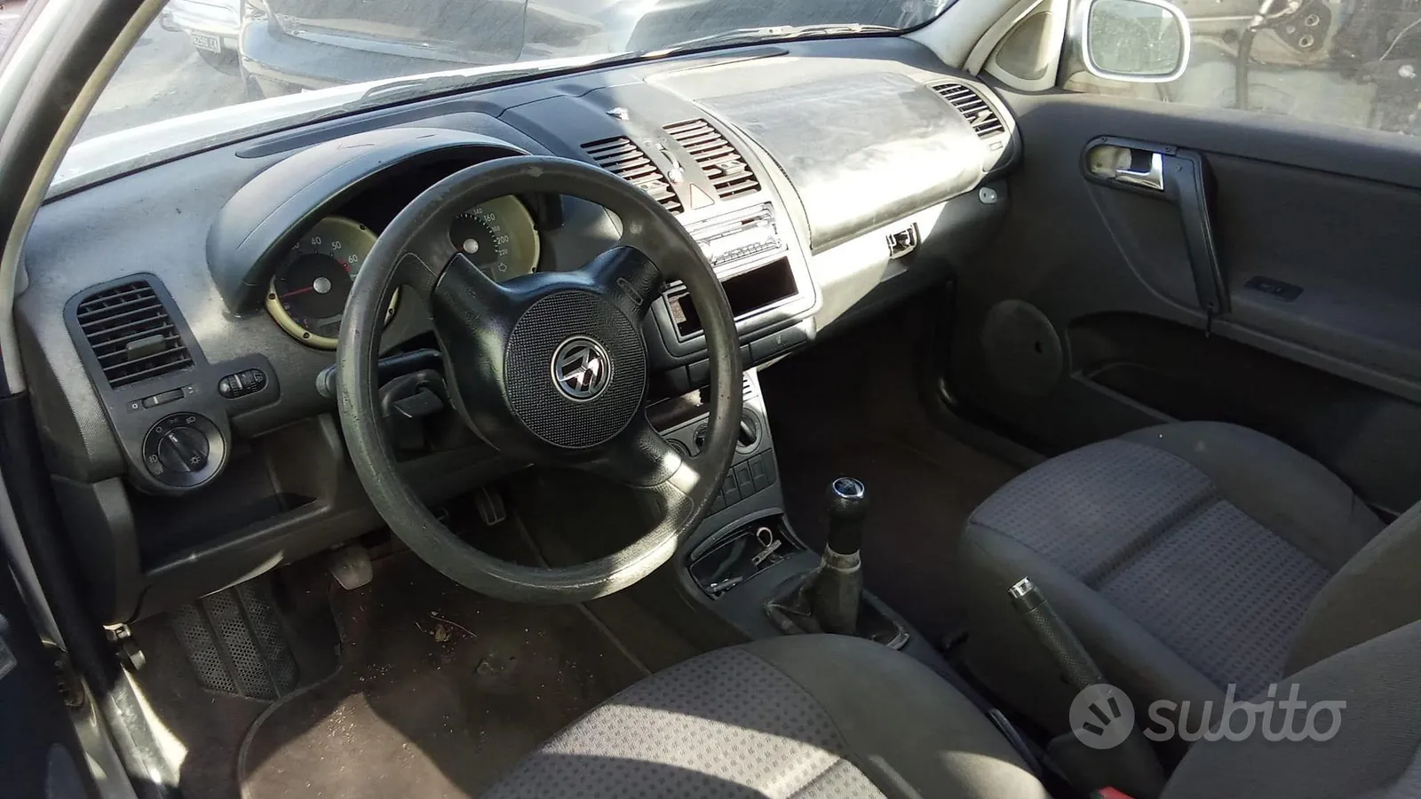 Volkswagen Polo 2000 photo 2