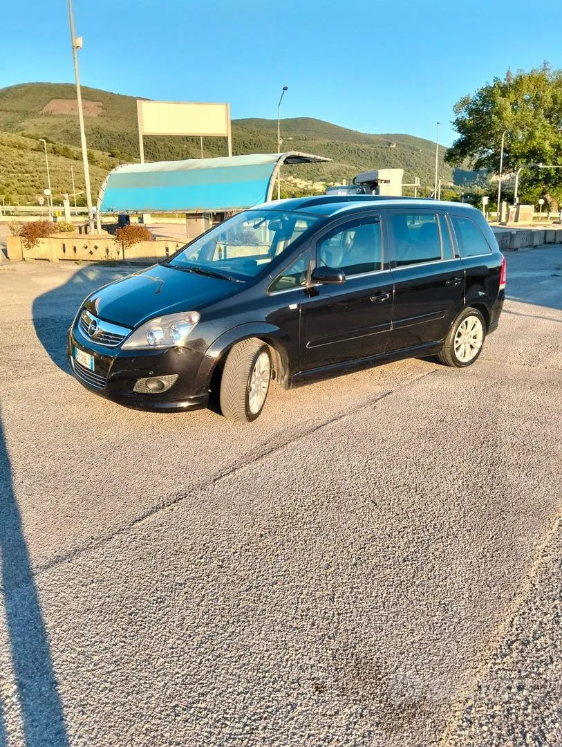 Opel Zafira 2015 photo 2