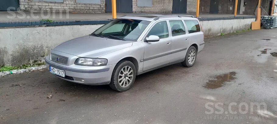 Volvo V70 2000 photo 2