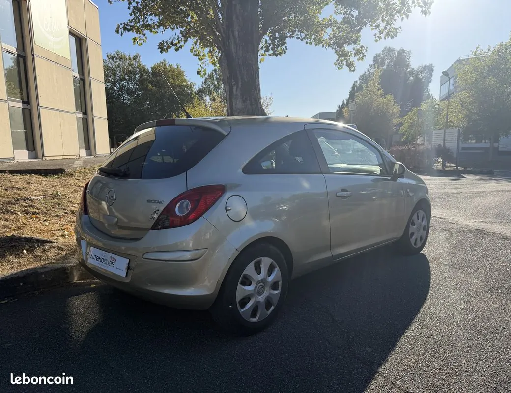 Opel Corsa 2010 photo 3
