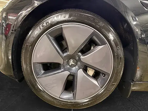 Tesla Model 3 2021 photo 3