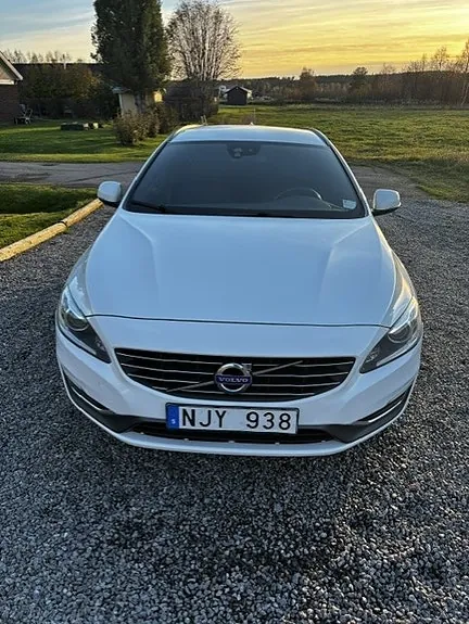 Volvo V60 2014 photo 2