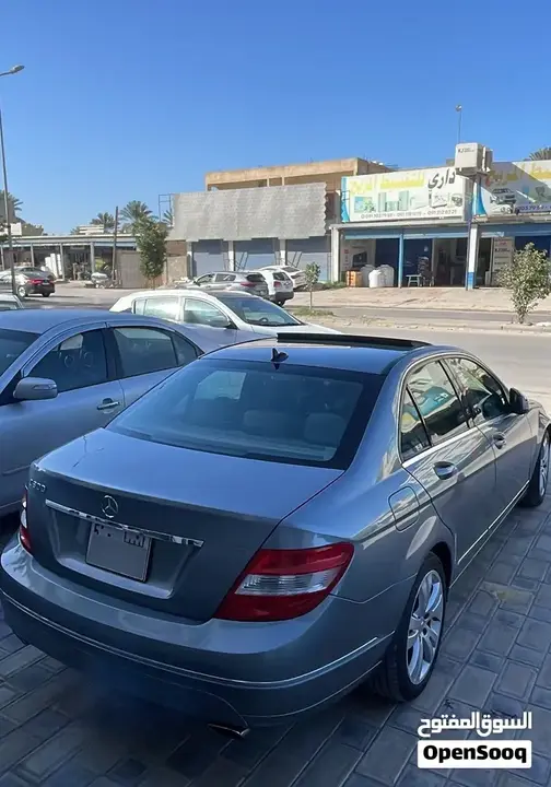 Mercedes-Benz C-Class 2010 photo 2