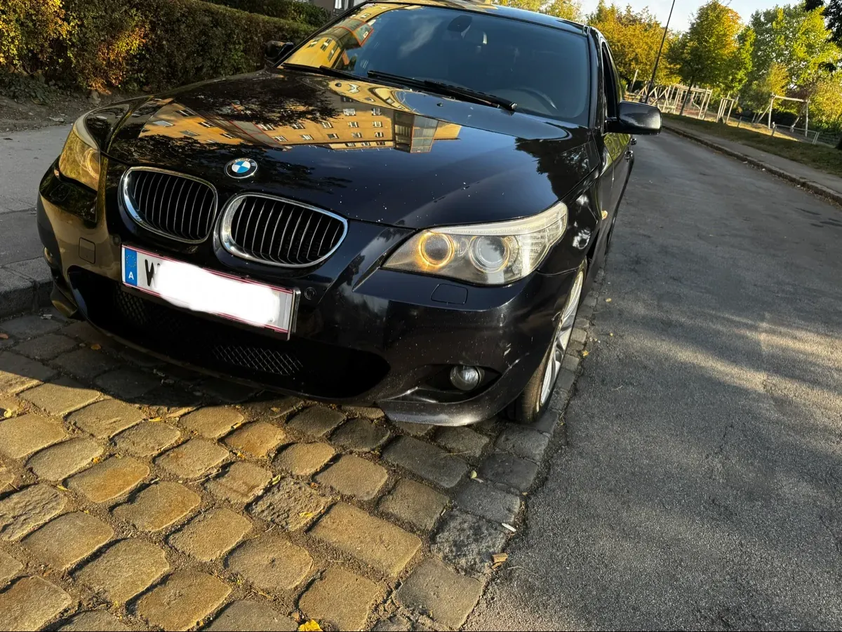 BMW 5 Series 2008 photo 2