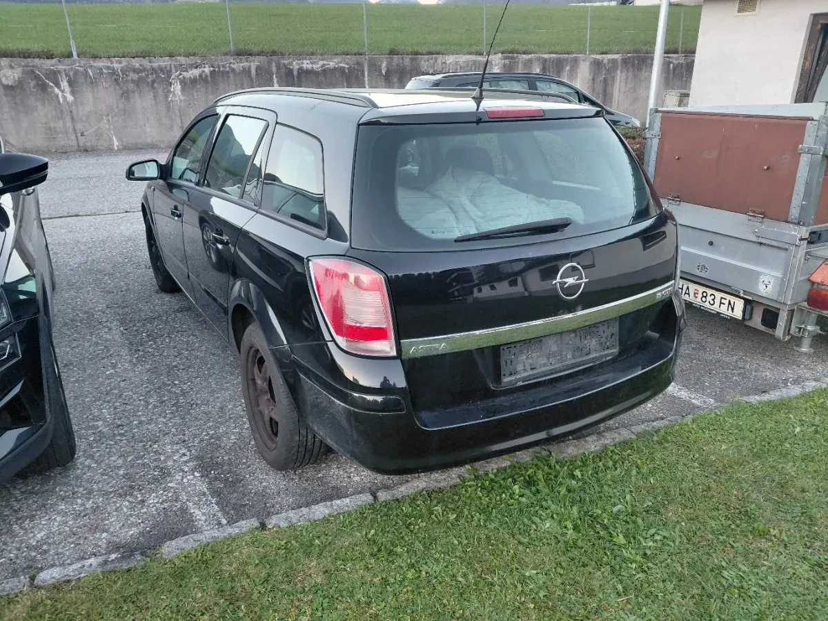Opel Astra 2008 photo 3