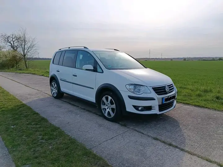Volkswagen Cross Touran
