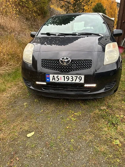 Toyota Yaris 2007 photo 2