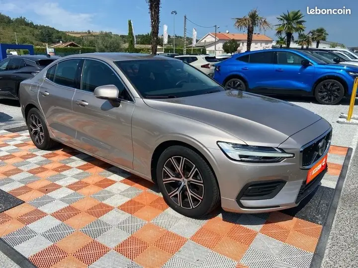 Volvo S60 2024 photo 3
