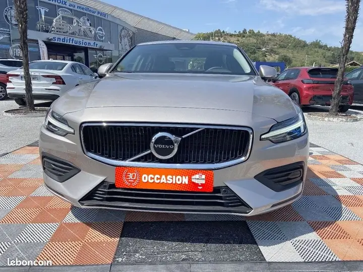 Volvo S60 2024 photo 2