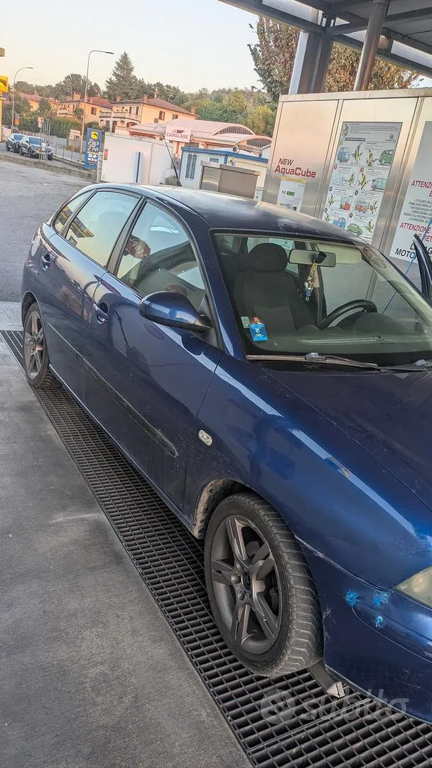 Seat Ibiza 2003 photo 4