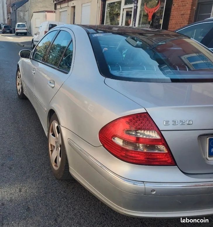Mercedes-Benz E-Class 2005 photo 2