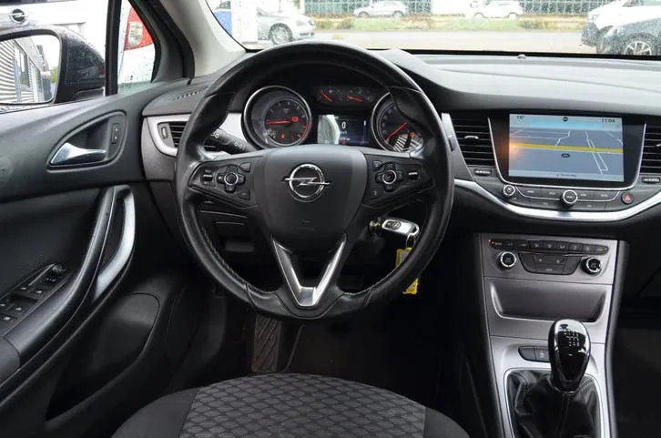 Opel Astra 2016 photo 2