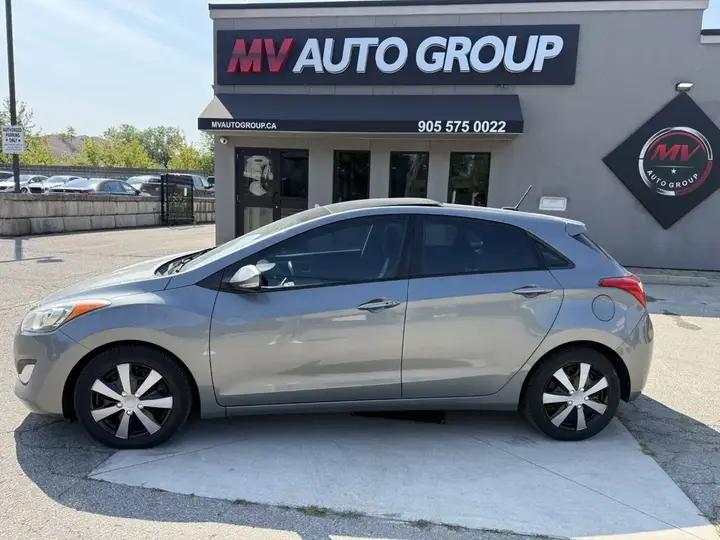 Hyundai Elantra 2016 photo 2