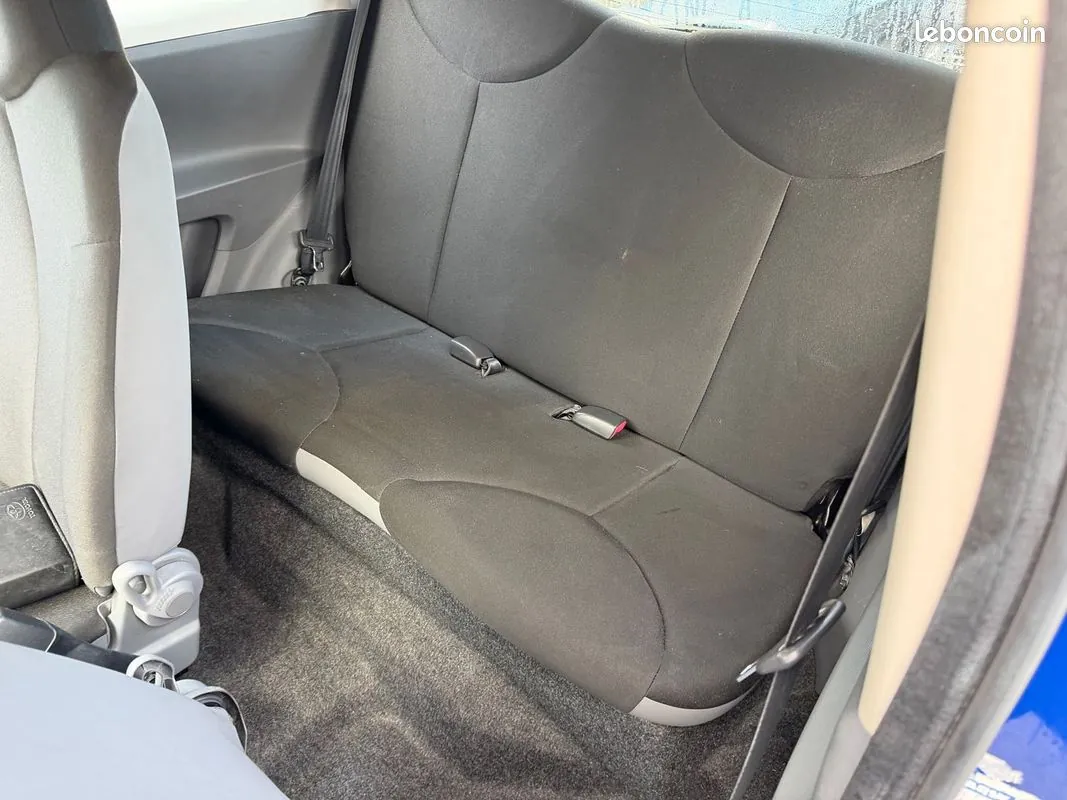 Toyota Aygo 2011 photo 5