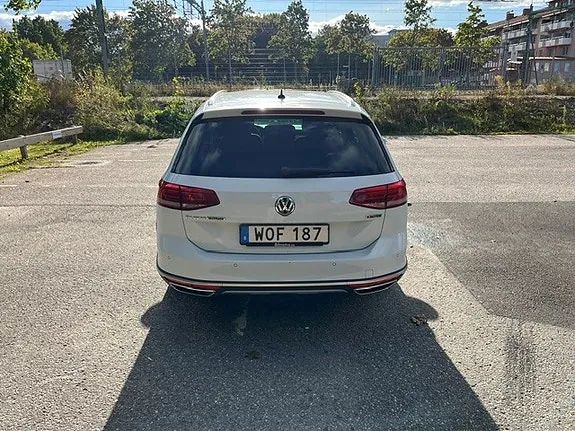 Volkswagen Passat Alltrack 2018 photo 2
