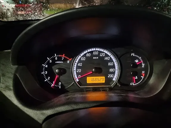 Suzuki Swift 2006 photo 5