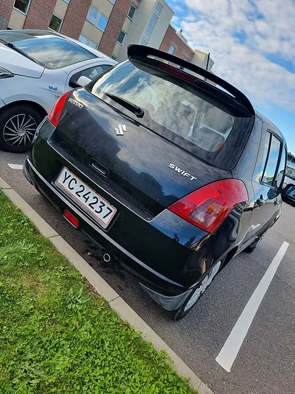 Suzuki Swift 2006 photo 2