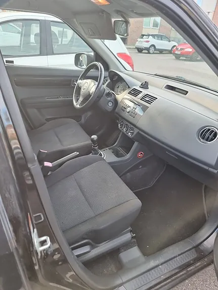 Suzuki Swift 2006 photo 4