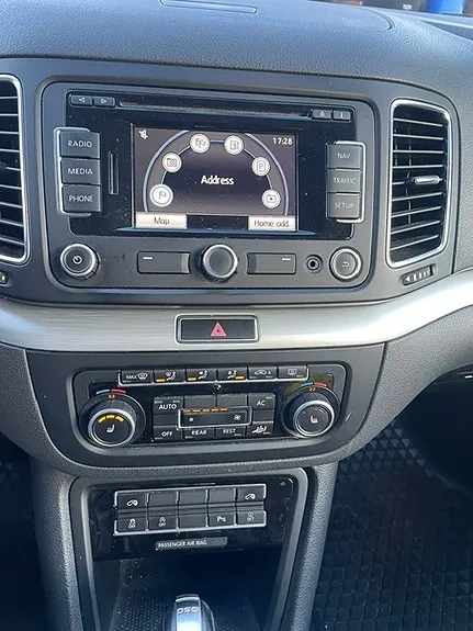 Volkswagen Sharan 2011 photo 3