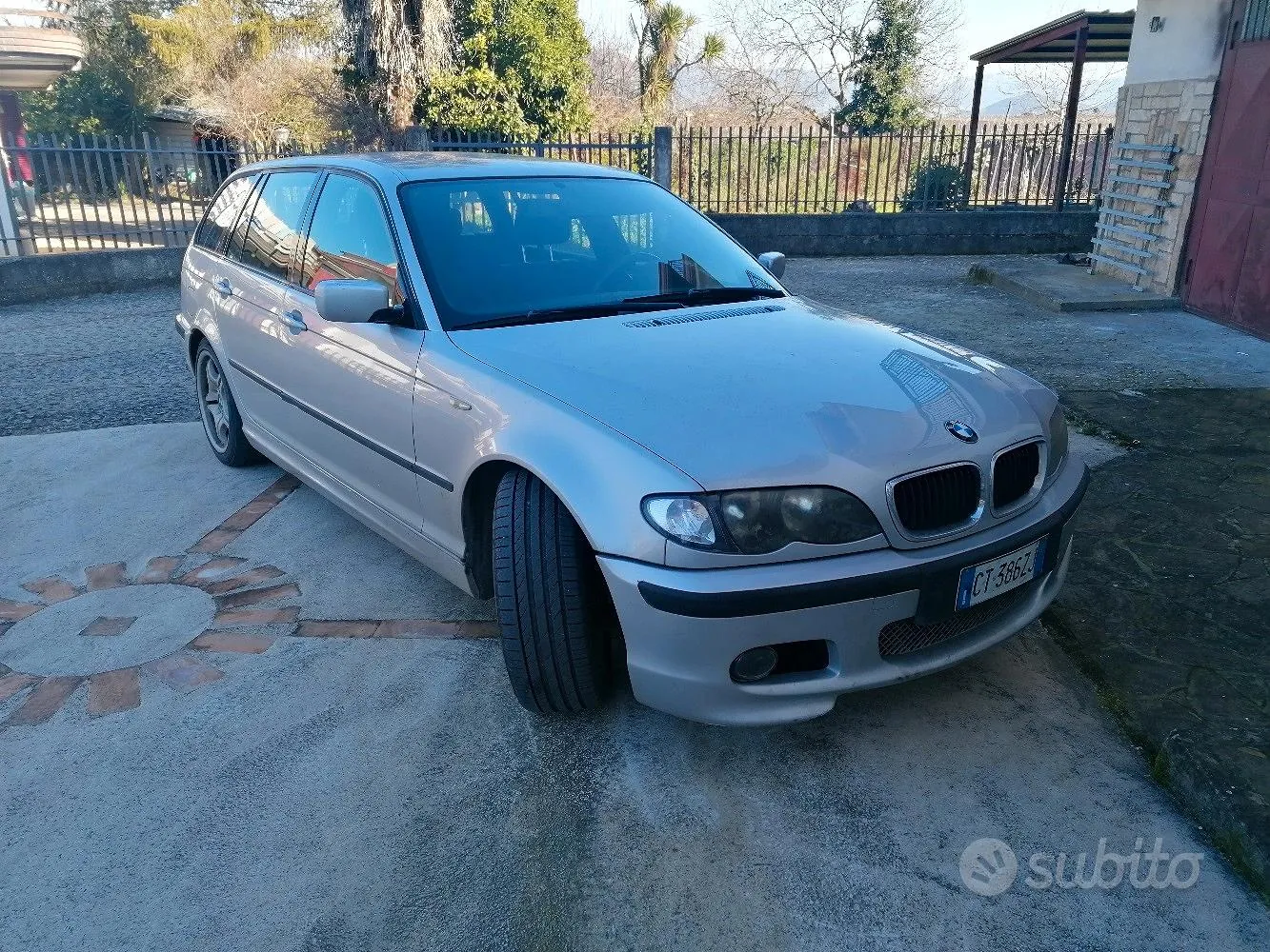 BMW 3 Series 2005 photo 2