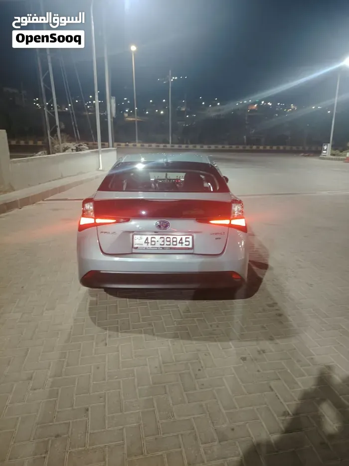 Toyota Prius 2022 photo 2