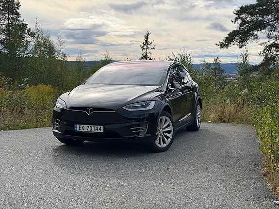 Tesla Model X 2018 photo 2