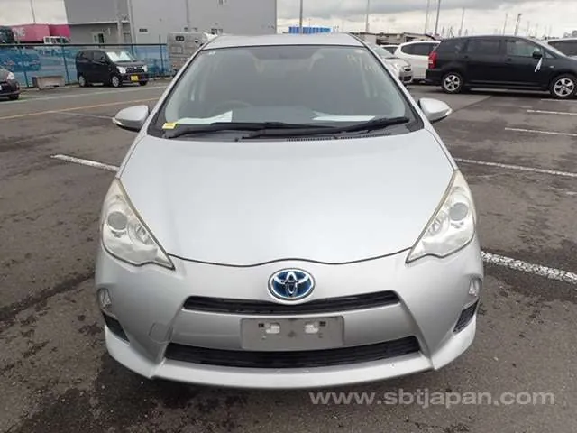 Toyota Aqua 2014 photo 5