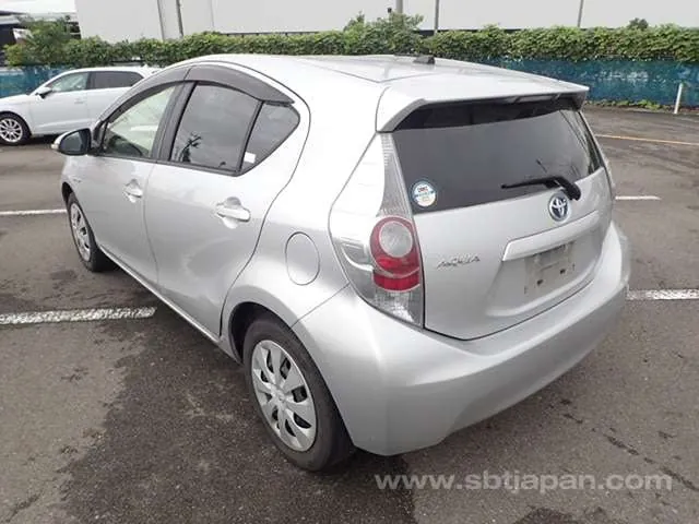 Toyota Aqua 2014 photo 3