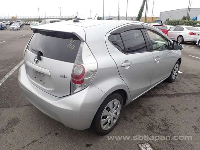 Toyota Aqua 2014 photo 4