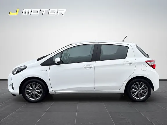 Toyota Yaris 2018 photo 2