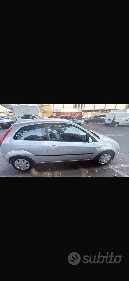 Ford Fiesta 2005 photo 4