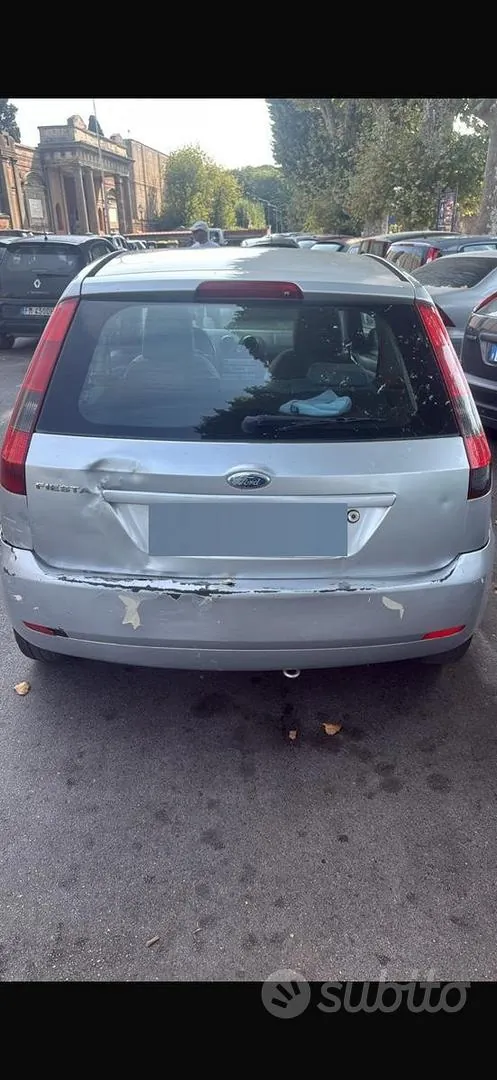 Ford Fiesta 2005 photo 2