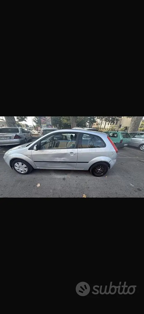 Ford Fiesta 2005 photo 3