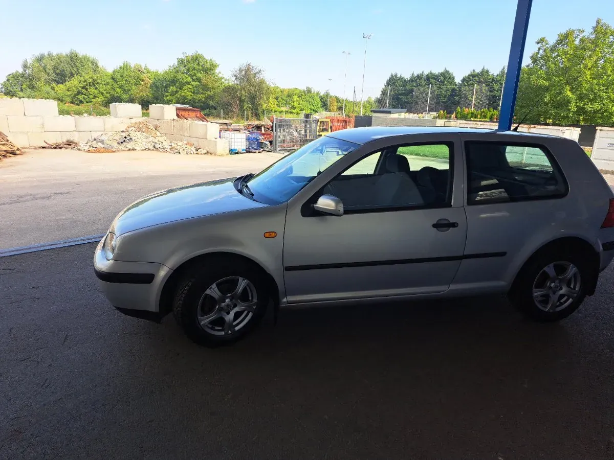 Volkswagen Golf 1998 photo 2
