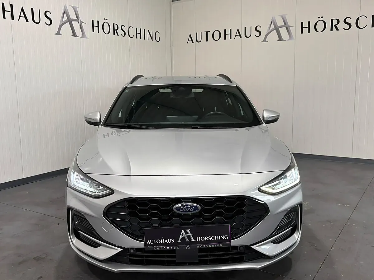 Ford Focus 2023 photo 2