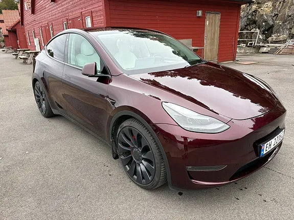 Tesla Model Y 2024 photo 3