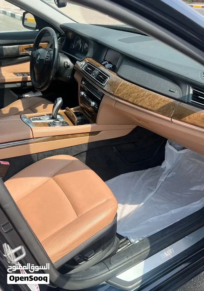 BMW 7 Series 2010 photo 4