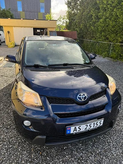 Toyota Urban Cruiser 2010 photo 2