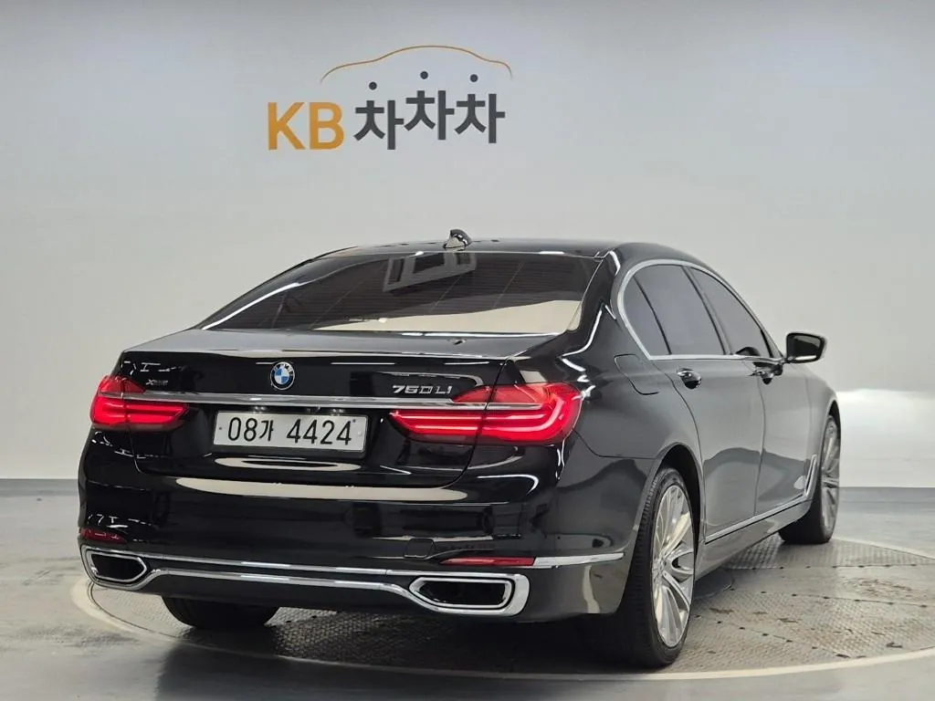 BMW 7 Series 2016 photo 3
