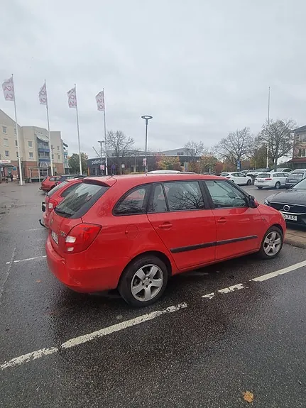 Skoda Fabia 2011 photo 4