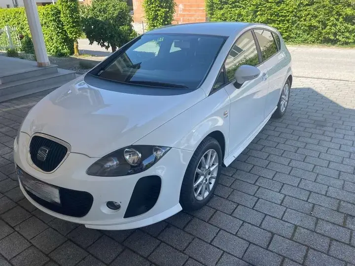 Seat Leon 2012 photo 2