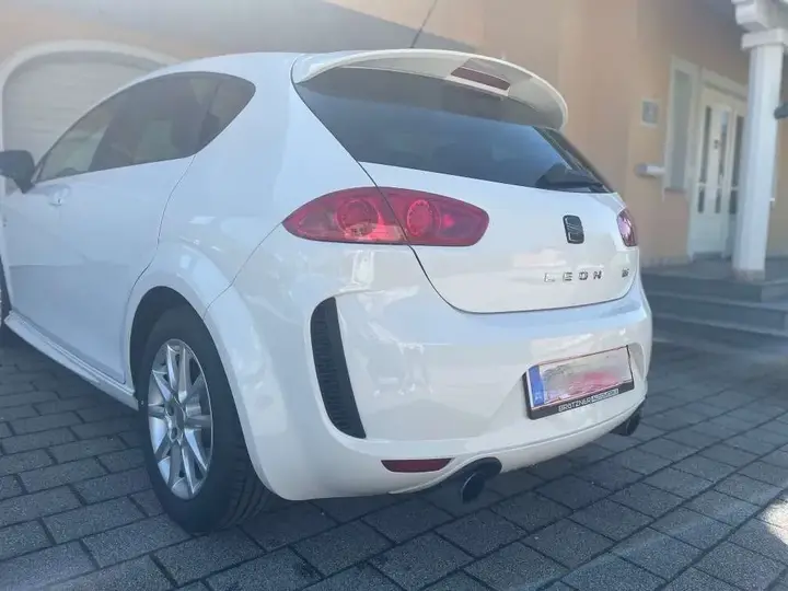 Seat Leon 2012 photo 3