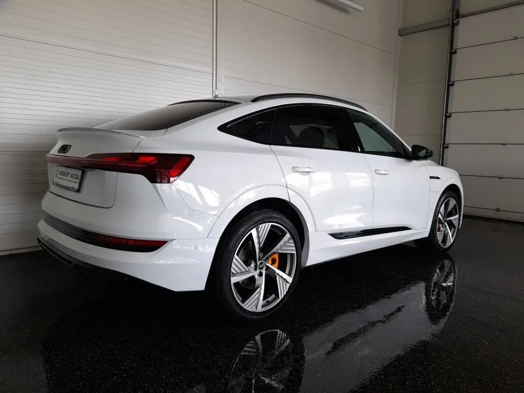 Audi E-Tron 2022 photo 2