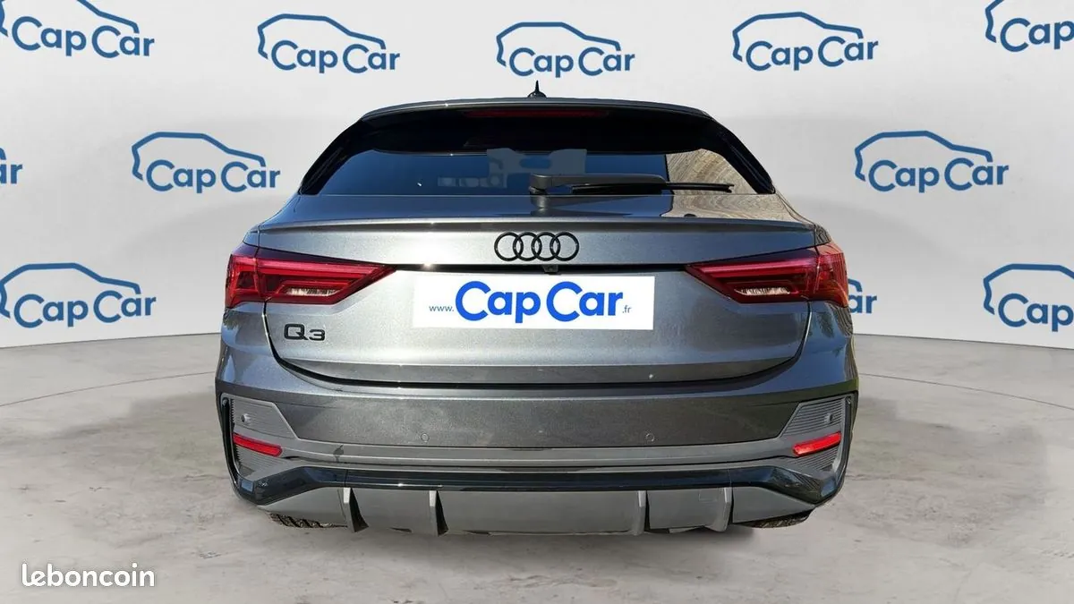 Audi Q3 2023 photo 3