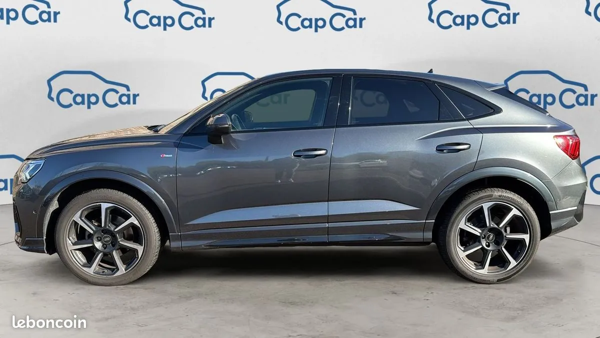 Audi Q3 2023 photo 2