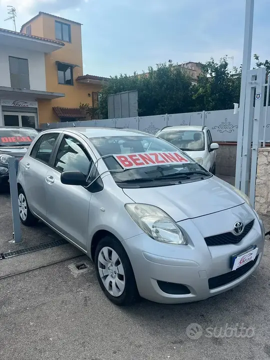 Toyota Yaris 2009 photo 2
