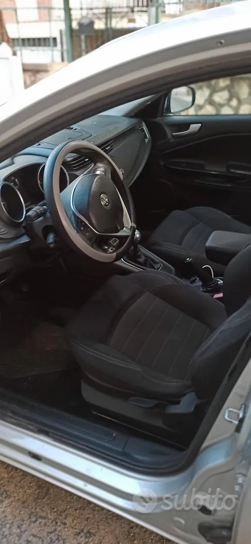 Alfa Romeo Giulietta 2017 photo 5
