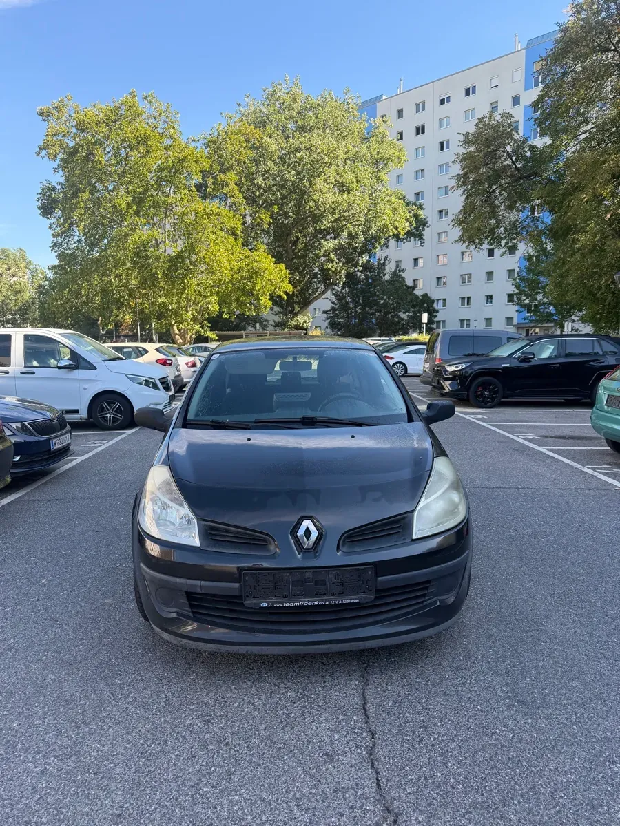 Renault Clio 2006 photo 3